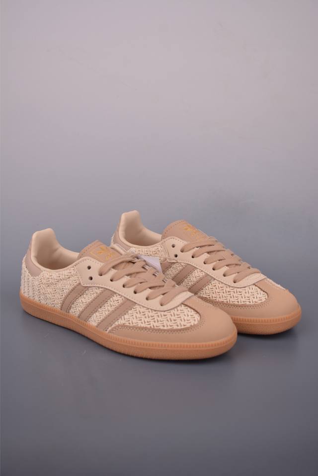 Adidas Samba Og 复古桑巴板鞋 纯原大厂出品 这款桑巴鞋展示了高质量的工艺 带有装饰的超锁缝制和无缝的手感 柔软、柔软的皮革造型和标志性的3条纹完