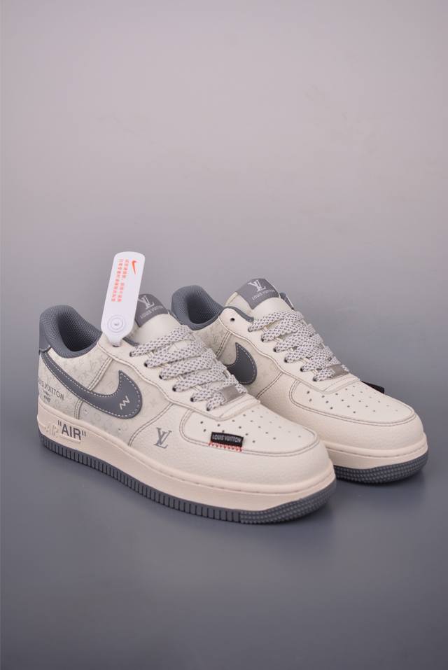 Nike Air Force 1 Low Lv联名 原楦头原纸板 打造纯正空军版型 专注外贸渠道 全掌内置蜂窝气垫 原盒配件 原厂中底钢印、拉帮完美 官方货号: