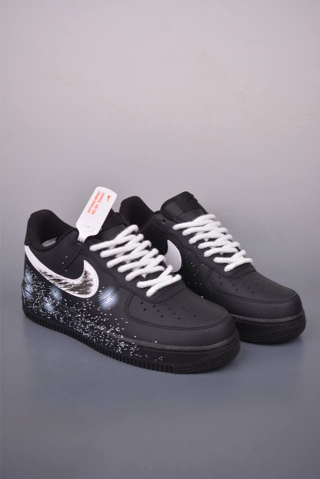 Nike Air Force 1 Low 黑色空间 原楦头原纸板 打造纯正空军版型 专注外贸渠道 全掌内置蜂窝气垫 原盒配件 原厂中底钢印、拉帮完美 官方货号: