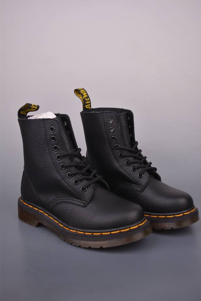 Dr.Martens 马汀博士 马丁靴 1460 经典款8孔系列 黑色荔枝皮 某物同香港代购 同一批次订单 公司规格 原材生产 原版荔枝纹加厚牛皮 pvc橡胶减