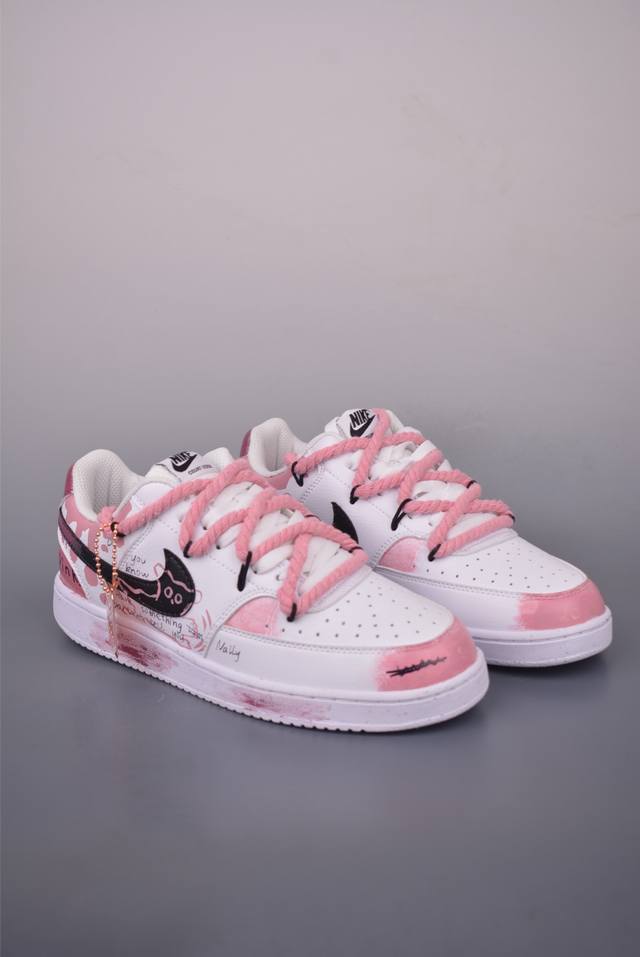 Nike Court Vision Low 手绘涂鸦 休闲运动板鞋 纯原版本 低帮百搭透气休闲运动板鞋，经典耐用的设计，兼顾舒适脚感和出众风范，演绎匠心之作。结
