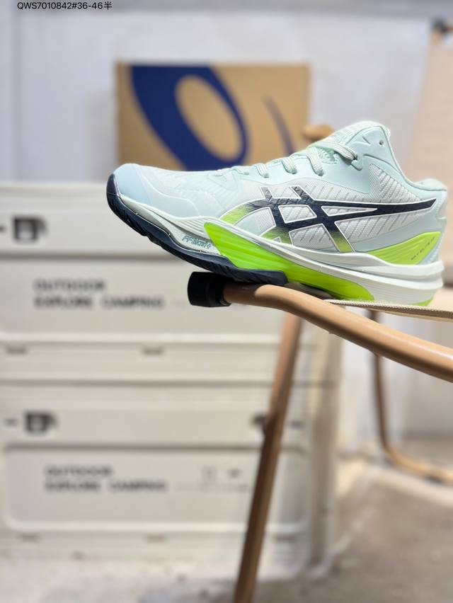 Asics Sky Elite Ff Mt 3亚瑟士经典跑鞋 如今机能风和户外风吹得正劲，便是主打“Urban Outdoor机能越野风格”，城市和户外场景都能