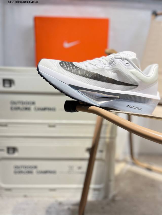 Nk Zoomx Invincible Run Flyknit Fk6 Zoom Fly 6轻量飞织低帮休闲运动慢跑鞋 此鞋专为长跑运动员而生 是为5至10公里