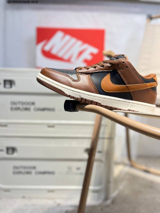 耐克Nike Dunk Low 板鞋Sb系列经典百搭休闲运动板鞋加厚鞋舌的填充，使舒适性大大提升，同时也更方便穿脱中底部分则加入了脚感柔软舒适Zoomair气垫