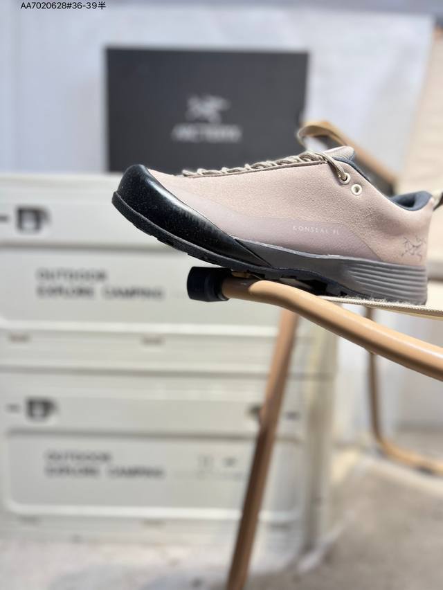 始祖鸟 Konseal Lt W覆盖透气男越野跑鞋 适合技术路线单日徒步穿着也可以一脚蹬穿法 Aeriosflgtx鞋受到长途野外跑步鞋的启发 适合在变化的地形