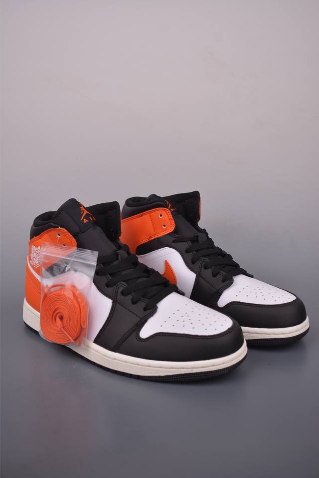 Air Jordan 1 Mid 黑白橙 天猫贸外客户订单 市面最工高艺 中系帮列 全批Jw新次 原装模原大底 全鞋原厂制定皮料，手感细正腻确折边工艺 完美节细