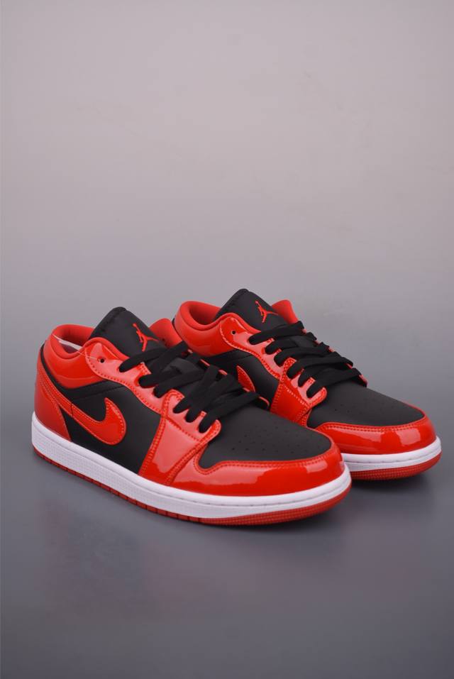 Air Jordan 1 Low 黑红 Aj1乔1低帮休闲板鞋 同步官方配色 市场唯一独家头层皮打造 原鞋原档案开发 原厂皮料 原档冲孔鞋头 正确满胶鞋垫 四线