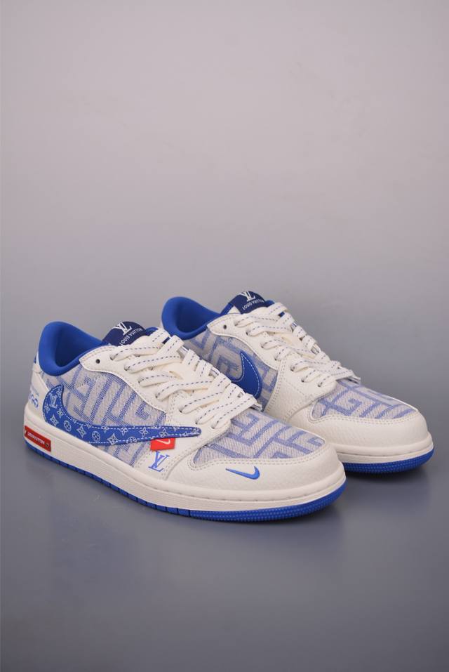 Fragment X Travis Scott X Lv Air Jordan 1 Low 解构鞋带 三方联名倒钩 全新的三方联名低帮倒钩鞋面延续了黑脚趾设计，