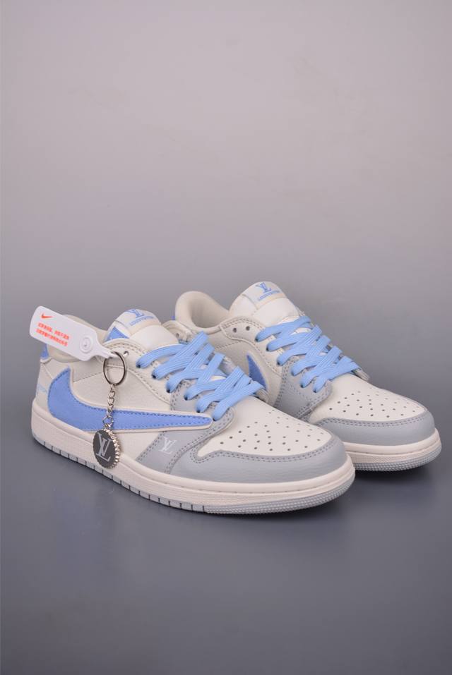 Fragment X Travis Scott X Lv Air Jordan 1 Low 解构鞋带 三方联名倒钩 全新的三方联名低帮倒钩鞋面延续了黑脚趾设计，