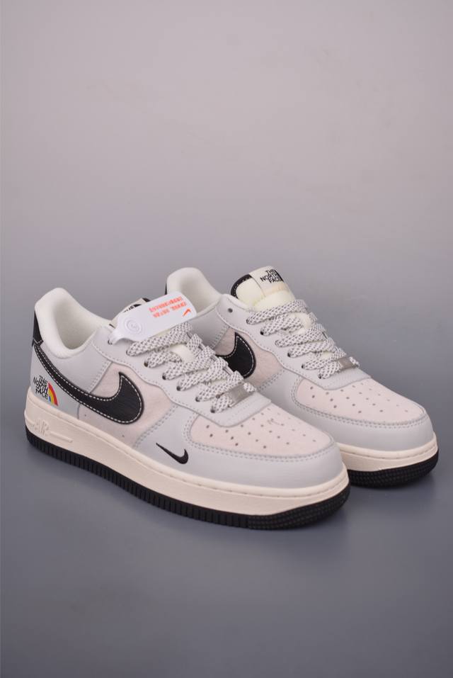 Nike Air Force 1 Low 北面联名 原楦头原纸板 打造纯正空军版型 专注外贸渠道 全掌内置蜂窝气垫 原盒配件 原厂中底钢印、拉帮完美 官方货号: