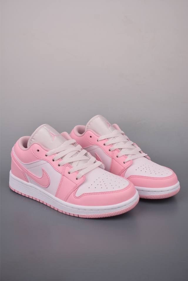 Air Jordan 1 Low 白粉 Aj1乔1低帮休闲板鞋 同步官方配色 市场唯一独家头层皮打造 原鞋原档案开发 原厂皮料 原档冲孔鞋头 正确满胶鞋垫 四线