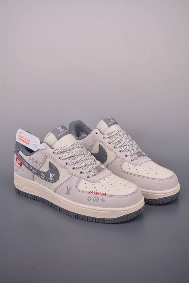 Nike Air Force 1 Low Lv联名 原楦头原纸板 打造纯正空军版型 专注外贸渠道 全掌内置蜂窝气垫 原盒配件 原厂中底钢印、拉帮完美 官方货号: