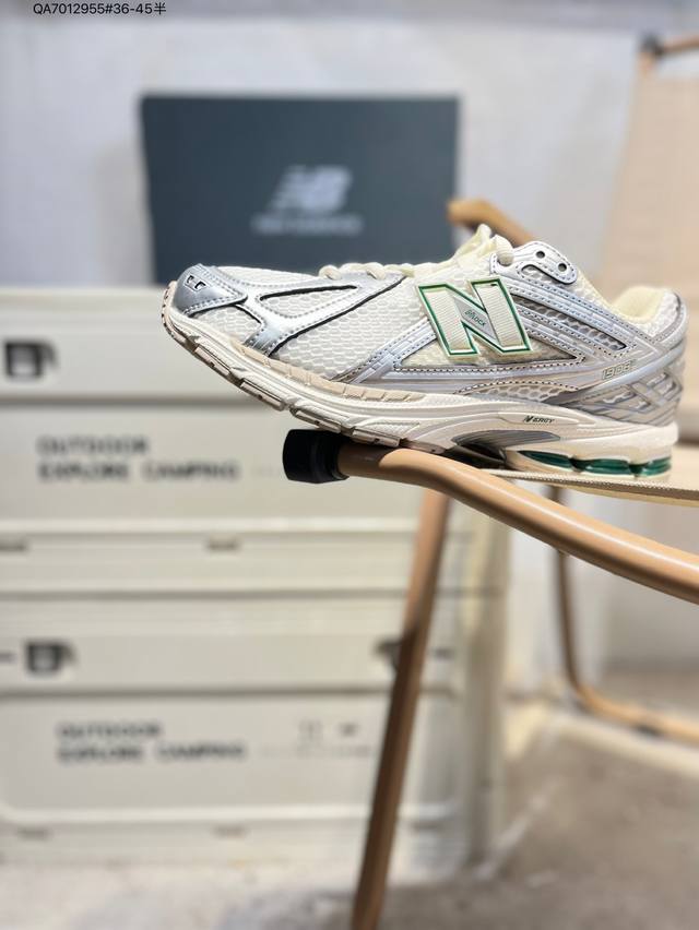 原 降价 New Balance M 6系列 新百伦 复古单品宝藏老爹鞋款 复古元素叠加 质感超级棒 原楦版型材料细节做工精细 作为Nb最经典的档案鞋型之一Qa