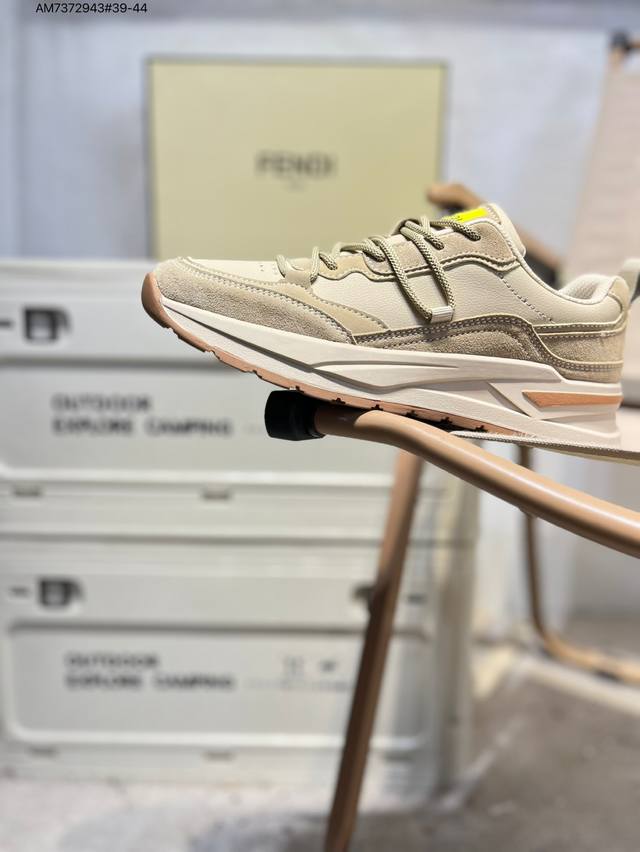 Fendi 芬迪 板鞋 休闲鞋 独家官网一比一开模 渠道原装订单 釆用精选舒适面料 鞋面走线工整 清晰质感 高端时尚 简约大气7E1493 Am7372943#
