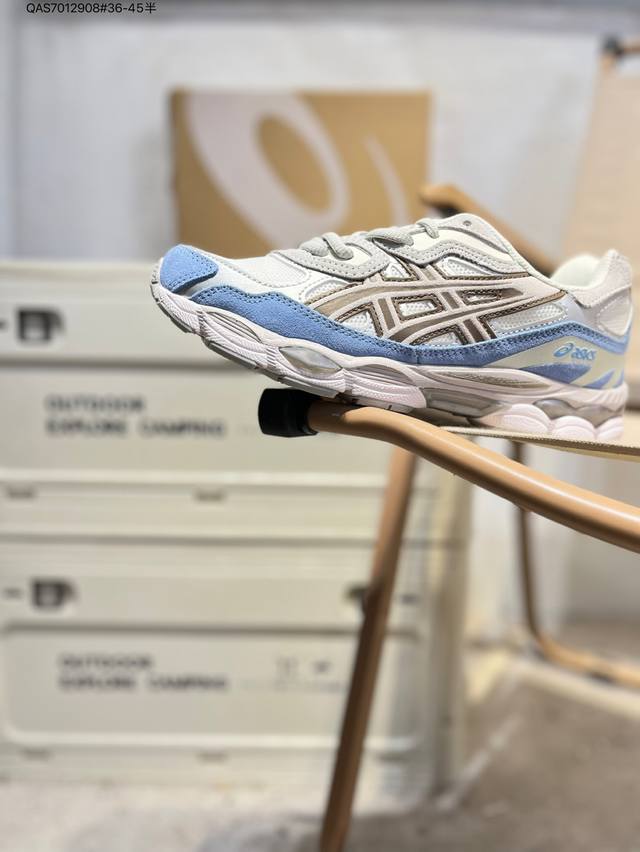 Asics Gel-Nyc亚瑟士经典跑鞋 如今机能风和户外风吹得正劲，便是主打“Urban Outdoor机能越野风格”，城市和户外场景都能轻松应对。关键是跑鞋