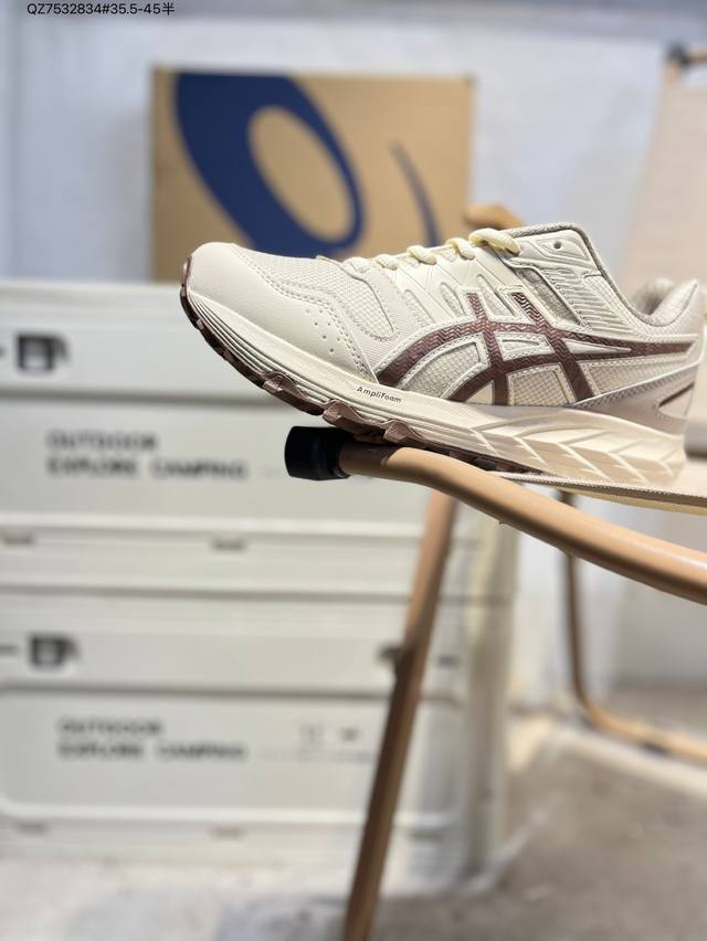 Asics Gt-Sonoma Cn亚瑟士经典跑鞋 如今机能风和户外风吹得正劲，便是主打“Urban Outdoor机能越野风格”，城市和户外场景都能轻松应对。
