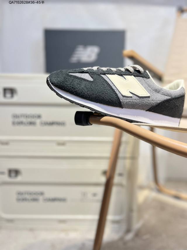 上世纪 70 年代的意大利街头风格Nb新百伦 全新 New Balance 471系列，以更纯粹的复古风格设计打造的全新造型。侧身还以解构设计，将 N 字标志以
