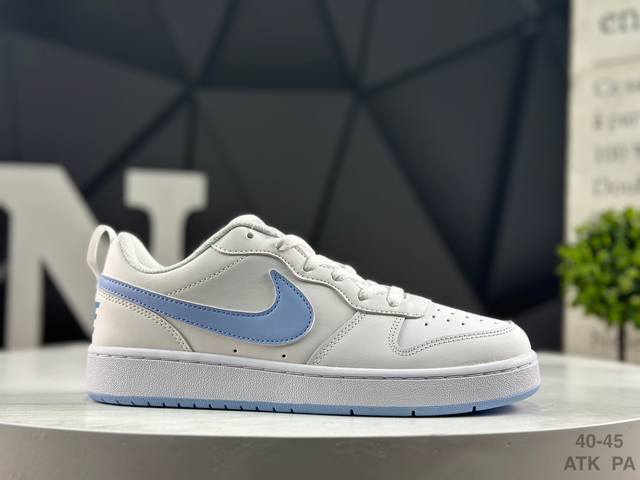 耐克 Nike Court Vision Low 百搭单品 正面、内侧、外侧、前面和后面视角看下这双白又白的小白鞋，它好像是一双经典的糅合。比较舒服简单的经典设