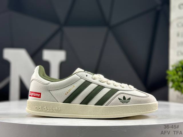 阿迪达斯 Adidas Samba Og 经典德训鞋休闲板鞋 Adidas 近70年的经典Samba Og 修长的鞋楦,略微尖尖的鞋头,翻毛皮的鞋头拼接,这些我