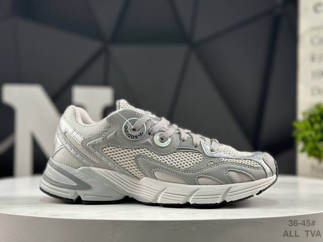 阿迪达斯 Ad Originals Astir耐磨舒适低帮运动休闲鞋 这双阿迪达斯Astir鞋款灵感来自2000年代的跑步款式，鞋面和超大号孔眼进行了更新。搭配