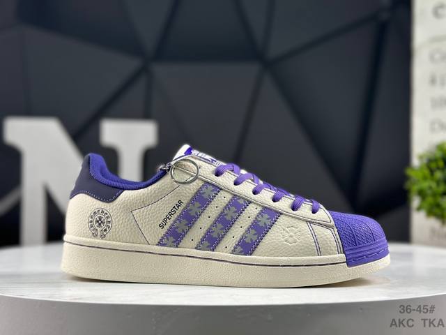 海外爆款限量发售！高端定制 阿迪达斯 Adidas Superstar “克罗心联名- 白紫克罗心印花”经典贝壳头造型，搭配米白与藏蓝的清爽配色 高端定制 低帮