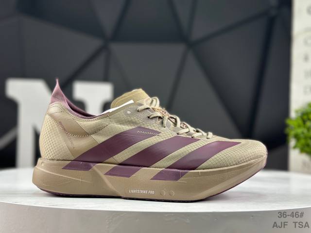 阿迪达斯 Adidas Adizero Adios Pro 4 M 阿迪超轻透气缓震跑鞋 整体外观造型与Adizero Adios Pro Evo 1非常相似