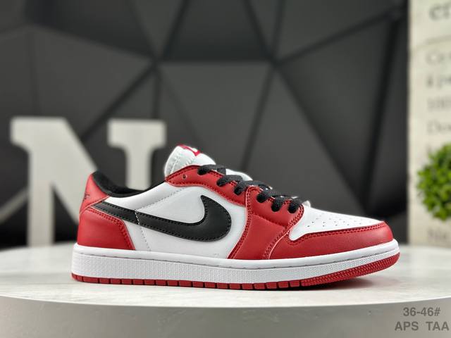 耐克 乔丹Air Jordan 1 Low Aj1 乔1 乔丹1代Aj1 低帮复古文化休闲运动篮球鞋。该鞋款从 1985 年元年款汲取设计灵感，焕新演绎简约经典