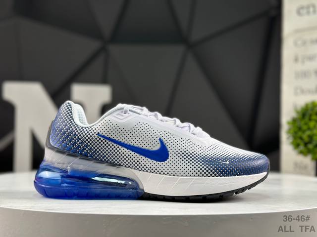 耐克 Nike Air Max Phoenix 百搭舒适耐磨 低帮跑步鞋 织物与合成材质组合鞋面，缔造轻盈透气的贴合体验；橡胶外底镂空设计和轻盈后跟夹有助减轻鞋