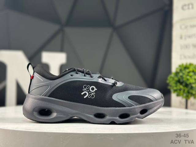 昂跑 On Cloud 男女款同款轻量舒适款运动鞋 透气缓震跑步鞋。Cloudnova家族的全新成员:Cloudnovaflux,流畅的时尚外观设计，配适你的多