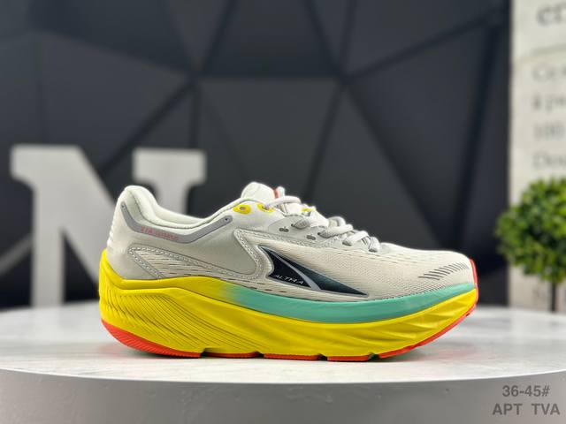 头层带半码Altra奥创是来自美国的运动品牌，为不同人群提供专业跑鞋，畅行运动。Altra鞋子的鞋型前脚掌较宽，更契合人类的脚型构造，设计零落差，跑步时减少后跟