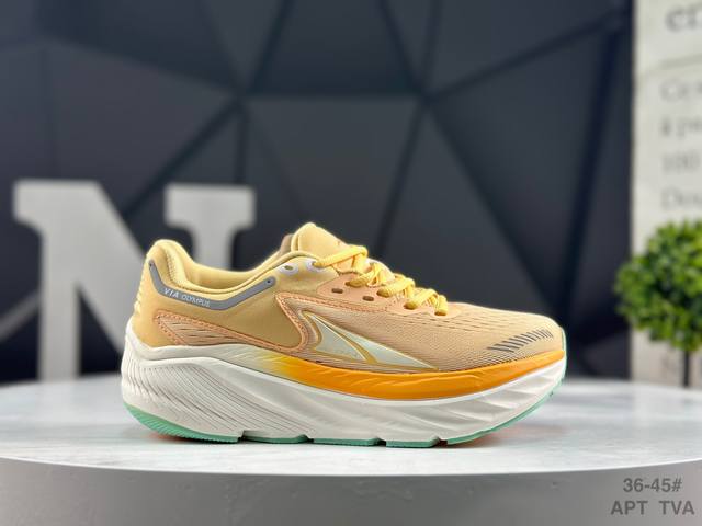 头层带半码Altra奥创是来自美国的运动品牌，为不同人群提供专业跑鞋，畅行运动。Altra鞋子的鞋型前脚掌较宽，更契合人类的脚型构造，设计零落差，跑步时减少后跟