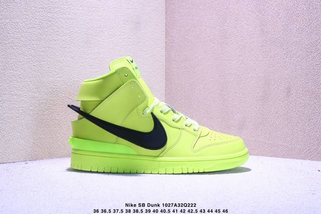 Nike 耐克 原楦原纸版开发，采用移膜皮革材质鞋面，正确Eva发泡缓震中底组合Rb橡胶外底耐克Nike Sb Dunk Low Pro Qs扣篮系列低帮休闲运