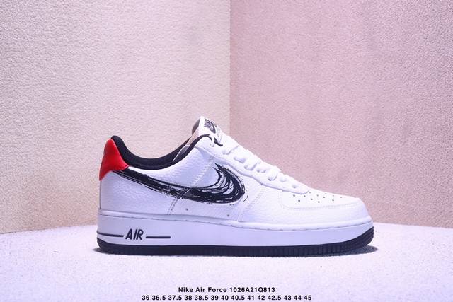 耐克Nike Air Force 1 Low 空军一号低帮百搭休闲运动板鞋。柔软、弹性十足的缓震性能和出色的中底设计，横跨复古与现代的外型结合，造就出风靡全球三