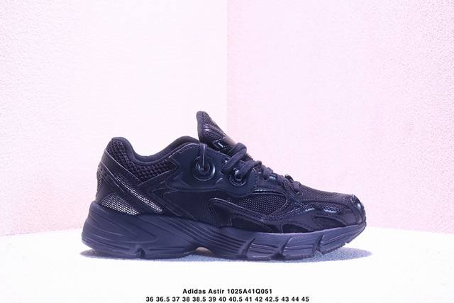 Adidas Originals Astir 复古单品 纯原批次出货这款Adidas Astir 慢跑鞋,助你向世界展示自己的态度。灵感源自00年代的亮眼跑鞋,