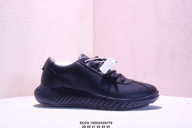 Ecco爱步 广东原版透气 配备原版三件套 防尘纸 高弹大底 全头层牛皮 新款百搭休闲款 纯手工制成 鞋面走线工整 清晰质感 原单品质 拼接运动透气网布 采用E