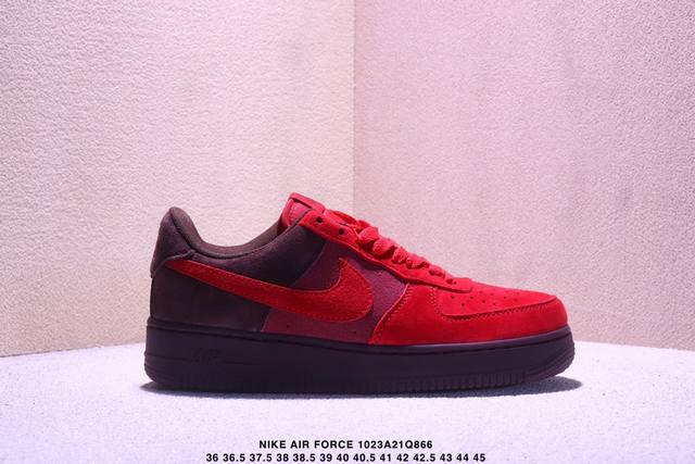 耐克Nike Air Force 1 Low 空军一号低帮百搭休闲运动板鞋。柔软、弹性十足的缓震性能和出色的中底设计，横跨复古与现代的外型结合，造就出风靡全球三