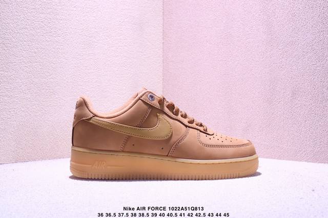 耐克Nike Air Force 1‘07 Lx 空军一号低帮百搭休闲运动板鞋。柔软、弹性十足的缓震性能和出色的中底设计，横跨复古与现代的外型结合，造就出风靡全