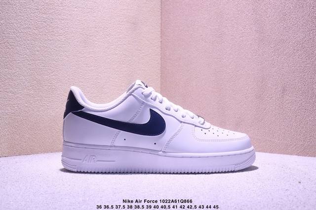 耐克Nike Air Force 1‘07 Lx 空军一号低帮百搭休闲运动板鞋。柔软、弹性十足的缓震性能和出色的中底设计，横跨复古与现代的外型结合，造就出风靡全