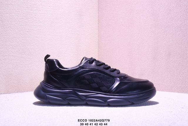 Ecco爱步 广东原版透气 配备原版三件套 防尘纸 高弹大底 全头层牛皮 新款百搭休闲款 纯手工制成 鞋面走线工整 清晰质感 原单品质 拼接运动透气网布 采用E
