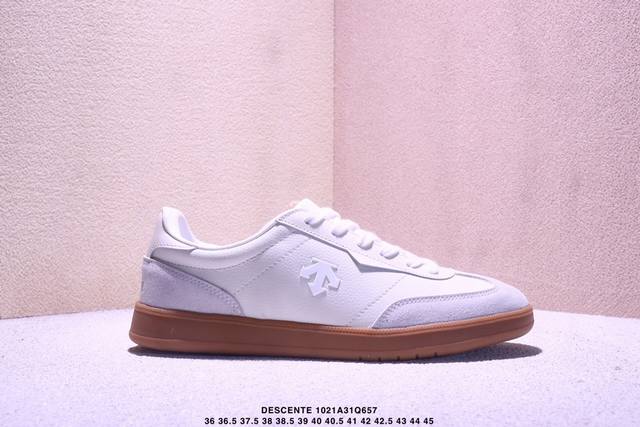 36-45半码 迪桑特Descente Chron 复古拼接 时尚潮流 休闲板鞋 皮革材质鞋面 舒适贴合 质感出众 造型简洁百搭 适应多种日常穿搭风格 Xm10