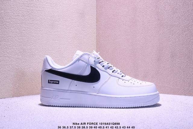 耐克Nike Air Force 1‘07 空军一号低帮百搭休闲运动板鞋。柔软、弹性十足的缓震性能和出色的中底设计，横跨复古与现代的外型结合，造就出风靡全球三十