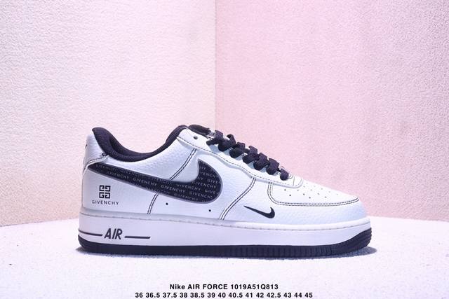 耐克Nike Air Force 1‘07 空军一号低帮百搭休闲运动板鞋。柔软、弹性十足的缓震性能和出色的中底设计，横跨复古与现代的外型结合，造就出风靡全球三十