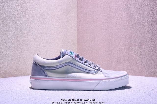 Vans Premium Old Skool 高阶系列 ， 范斯官方新款 重回复古街头巅峰 鞋面采用麂皮搭配帆布材质打造 质感拉满 从鞋型和贴合度方面重塑鞋款