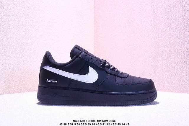 耐克Nike Air Force 7 空军一号低帮百搭休闲运动板鞋。柔软、弹性十足的缓震性能和出色的中底设计，横跨复古与现代的外型结合，造就出风靡全球三十多年的