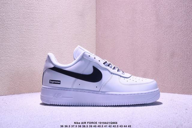 耐克Nike Air Force 7 空军一号低帮百搭休闲运动板鞋。柔软、弹性十足的缓震性能和出色的中底设计，横跨复古与现代的外型结合，造就出风靡全球三十多年的