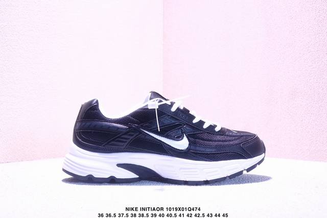 公司级Nike Wmns Nike Initiaor 复古单品 专为实现舒适畅跑而打造，Nike Lnitiator跑步鞋采用透气鞋面，巧搭轻量中底，提供轻盈减
