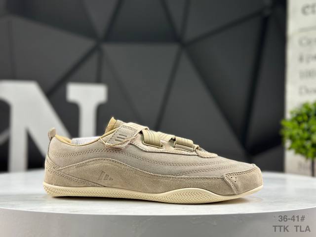 阿迪达斯 Adidas Urban Reverie 阿迪舒适时尚魔术贴防滑耐磨生活休闲鞋 货号：Js2444 尺码：如图所示 Ttk Tla