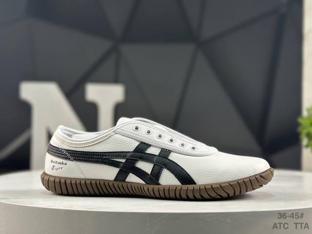 亚瑟士 Onitsuka Tiger｜鬼塚虎 新品来袭Tsunahiki Slip-On 采用鬼塚虎标志经典配色，增添复古时髦气质 一脚蹬结构便于穿脱，脚感舒适