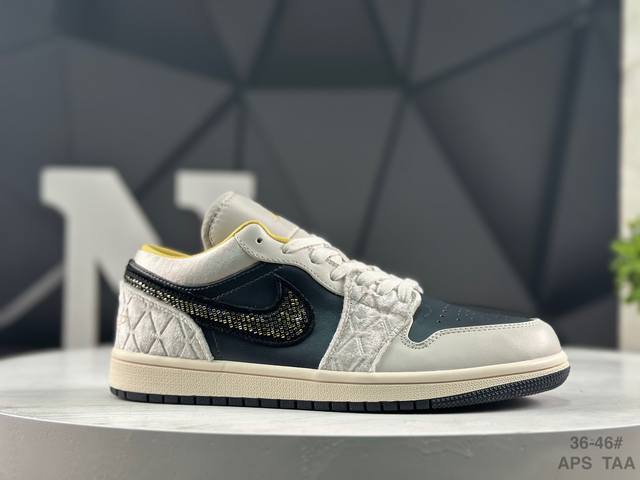 耐克 Air Jordan 1 Low 低帮 蓝柠檬 Aj1 乔丹1代 Aj1 乔1 低邦 蓝黄拼接 乔丹篮球鞋系列 鞋身采用蓝色皮革勾勒轮廓，明黄色注入后跟收