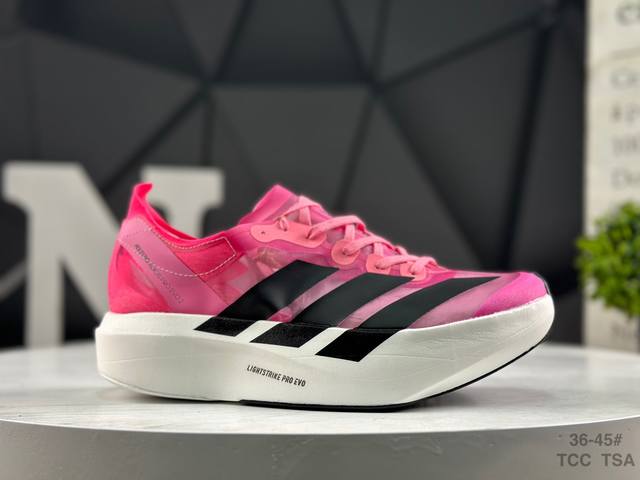 男女鞋半码制#采用呼吸网织物热熔面料材质#中底搭载Lightstrike高密度发泡+前掌单块Lightstrike Pro避震科技#外搭马牌橡胶橡胶防滑底片全新